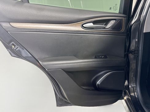 Used 2018 Alfa Romeo Stelvio Ti AWD/4WD image 26
