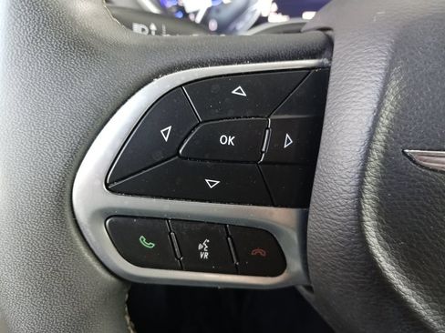 Used 2022 Chrysler Pacifica Touring-L w/ Uconnect Theater Family Group FWD image 34