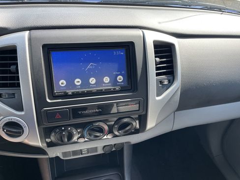 Used 2015 Toyota Tacoma 4x4 Double Cab w/ SR5 Package image 18