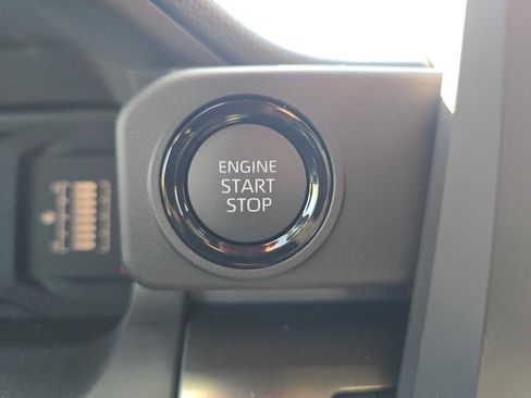 Certified 2026 Toyota Tacoma SR5 AWD/4WD image 30