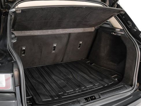 Used 2017 Land Rover Range Rover Evoque SE Premium image 51