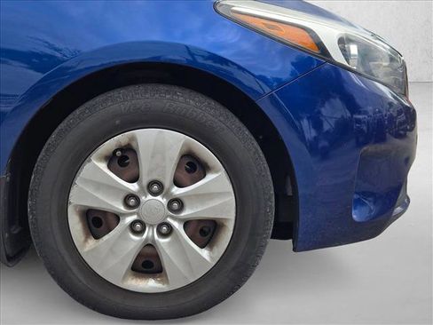 Used 2018 Kia Forte LX FWD image 14