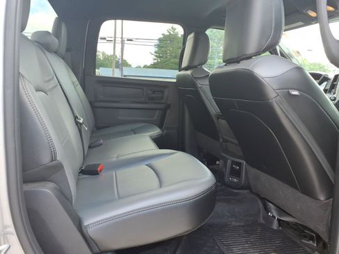 Used 2023 RAM 2500 Tradesman w/ Chrome Appearance Group AWD/4WD image 9