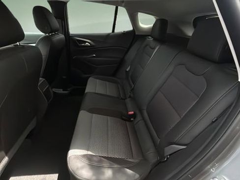 Used 2025 Chevrolet Trax LT w/ Driver Confidence Package FWD image 18