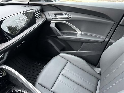 Certified 2025 Audi Q5 2.0T Premium w/ 19" Wheel Package image 34