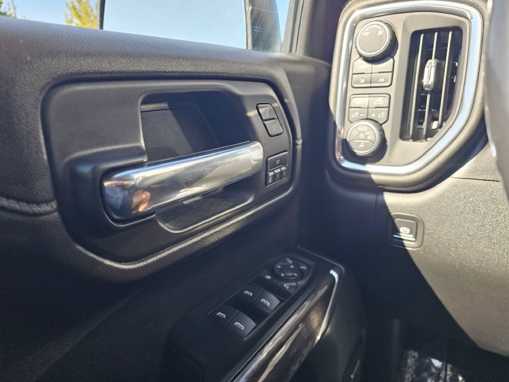 Used 2019 Chevrolet Silverado 1500 LTZ w/ LTZ Premium Package AWD/4WD image 30