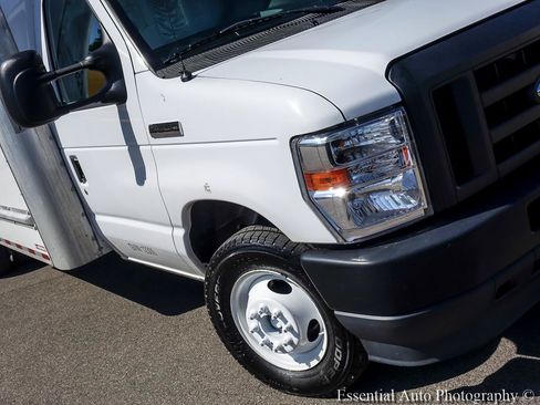 Used 2021 Ford E-350 and Econoline 350 Super Duty RWD image 6