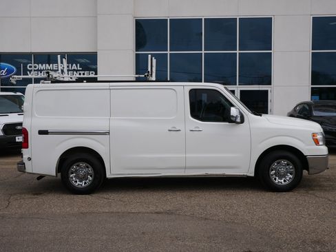 Used 2019 Nissan NV 3500 SL w/ Navigation Package image 2