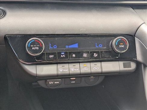 Used 2025 Hyundai Elantra Sport image 14