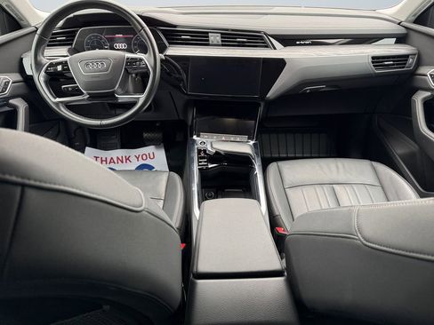 Used 2022 Audi e-tron Premium w/ Convenience Plus Package image 10