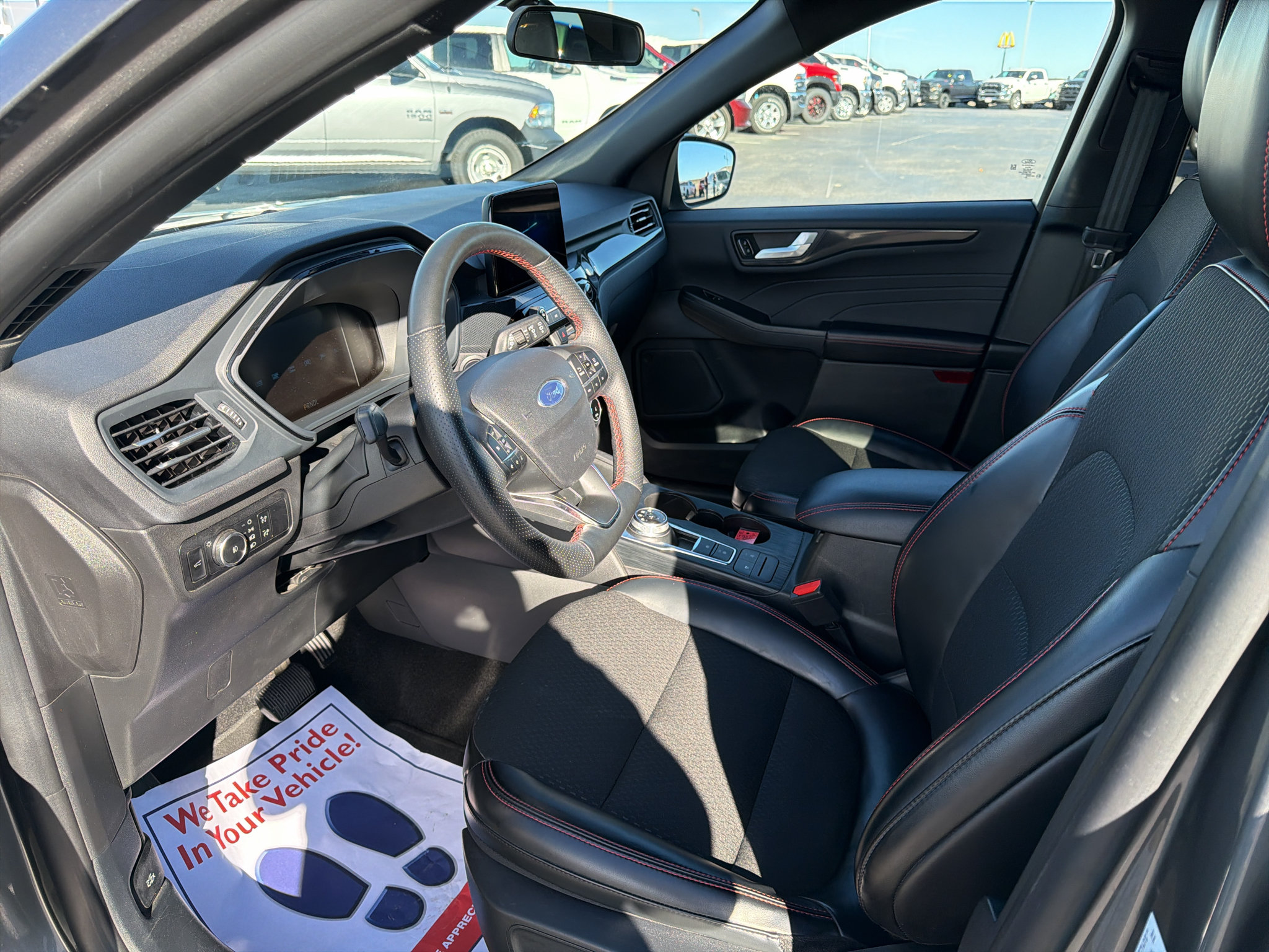 Used 2025 Ford Escape ST-Line Select AWD/4WD image 12