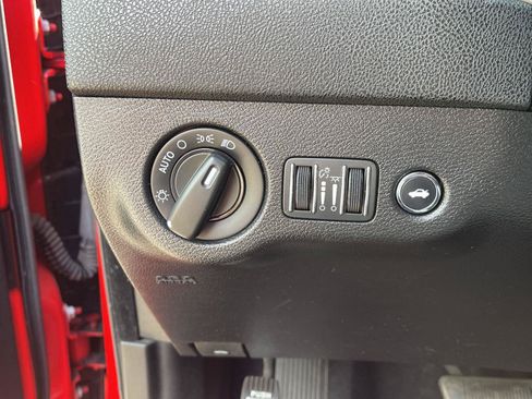 Used 2022 Dodge Charger SXT RWD image 16