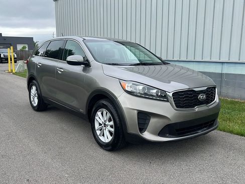 Used 2019 Kia Sorento AWD image 3