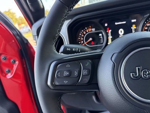 New 2025 Jeep Gladiator Sport image 15