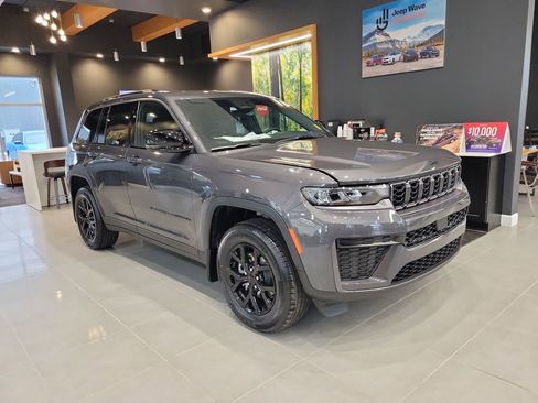 New 2026 Jeep Grand Cherokee Altitude AWD/4WD image 36