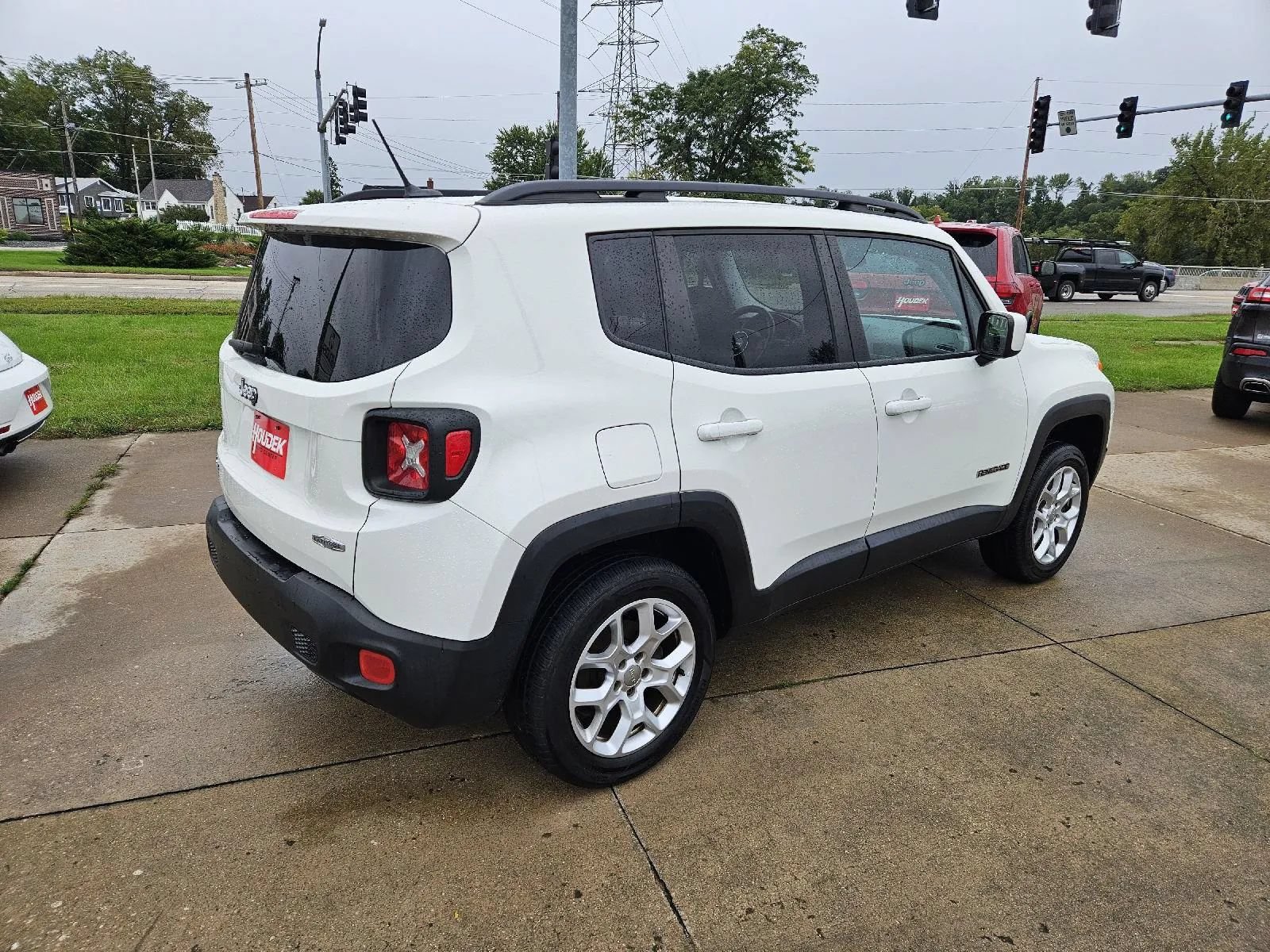 Used 2015 Jeep Renegade Latitude AWD/4WD image 6