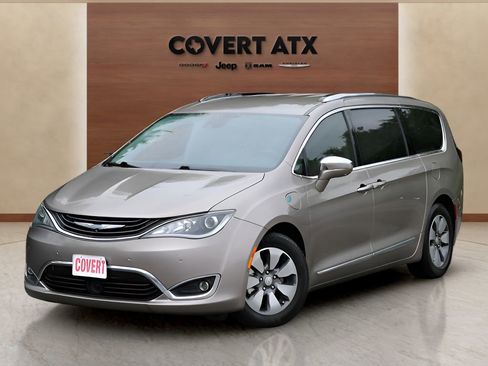 Used 2018 Chrysler Pacifica Limited w/ Advanced Safetytec Group FWD image 1