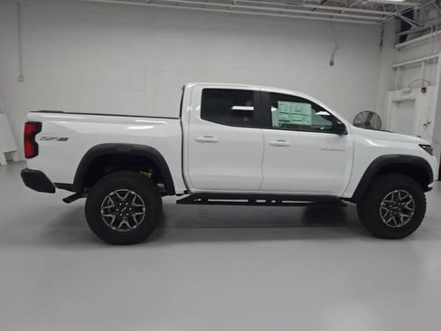 New 2025 Chevrolet Colorado ZR2 w/ Off-Road Front Bumper Package AWD/4WD image 71
