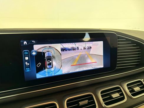 Used 2025 Mercedes-Benz GLE 350 4MATIC w/ Driver Assistance Package image 44