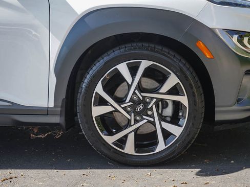 Used 2023 Hyundai Kona Limited AWD/4WD image 9