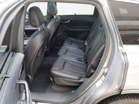 Used 2017 Audi Q7 3.0T Prestige w/ Prestige Package image 16