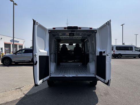 Used 2025 RAM ProMaster 2500 w/ Convenience Group FWD image 22