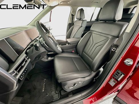 Used 2025 Hyundai Santa Fe SEL FWD image 28