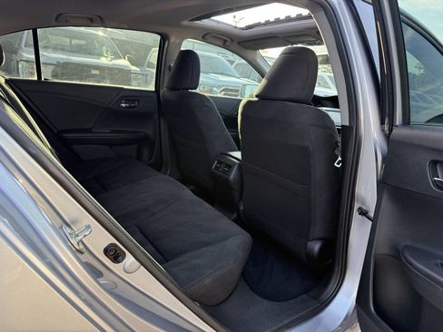 Used 2016 Honda Accord EX image 15