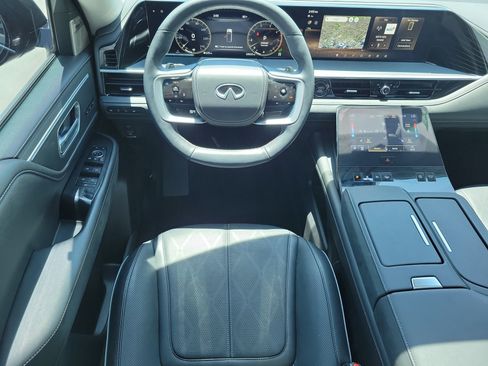 Used 2025 INFINITI QX80 Sensory AWD/4WD image 17
