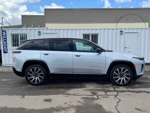 Used 2025 Jeep Wagoneer S Limited image 4