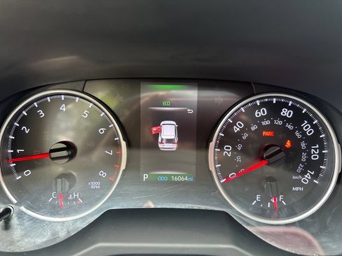 Used 2020 Toyota RAV4 XLE Premium FWD image 13