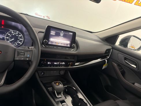 New 2026 Nissan Rogue SV AWD/4WD image 18