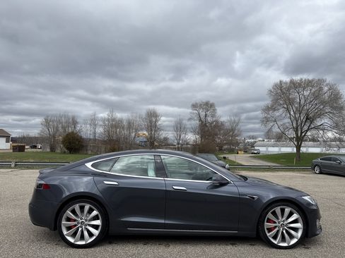 Used 2020 Tesla Model S Performance AWD/4WD image 2