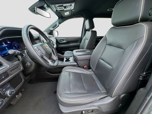 Used 2023 Chevrolet Suburban Premier image 13