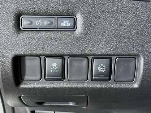 Used 2023 Nissan Murano SV w/ SV Midnight Edition Package image 17