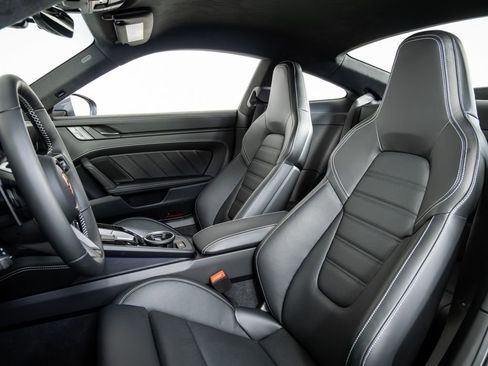 Certified 2026 Porsche 911 Carrera GTS image 5