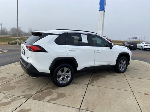 Used 2022 Toyota RAV4 XLE image 11