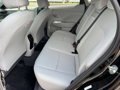 Used 2025 Hyundai Kona SEL AWD/4WD image 14