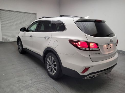 Used 2017 Hyundai Santa Fe SE image 5