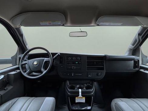 New 2025 Chevrolet Express 3500 w/ Power Convenience Package image 31