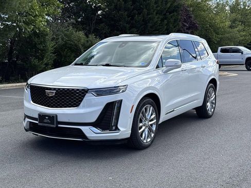 Used 2023 Cadillac XT6 Premium Luxury w/ Technology Package AWD/4WD image 21