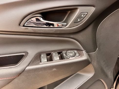 Used 2022 Chevrolet Equinox RS w/ RS Leather Package image 13