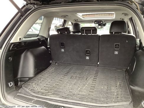 Used 2022 Jeep Grand Cherokee Limited image 14