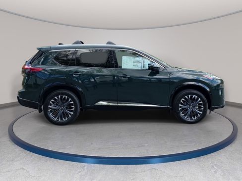 New 2026 Nissan Rogue Platinum AWD/4WD image 4
