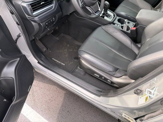 Used 2025 Subaru Forester Limited AWD/4WD image 21