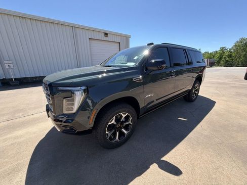 New 2026 GMC Yukon XL AT4 w/ AT4 Premium Package AWD/4WD image 4