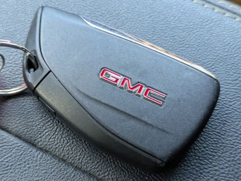 Used 2025 GMC Terrain Elevation image 23