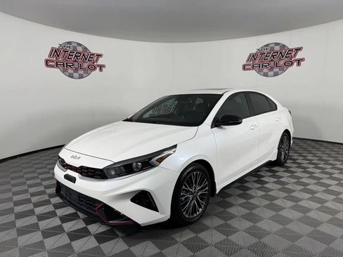 Used 2023 Kia Forte GT-Line w/ GT-Line Premium Package FWD image 3