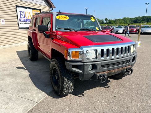 Used 2006 HUMMER H3 Sport Utility image 3