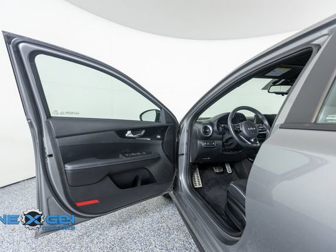 Used 2023 Kia Forte GT-Line w/ GT-Line Technology Package FWD image 9